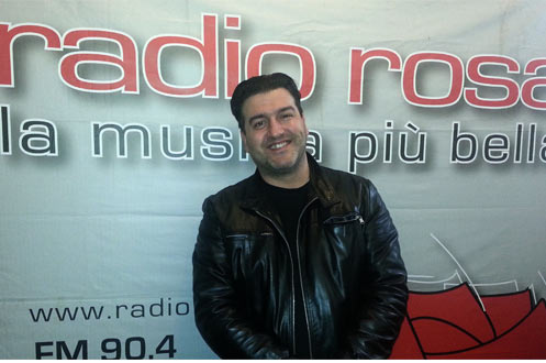 Cantante , attore, showman